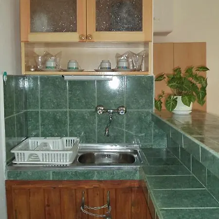 Kyshta Za Gosti Pri Krystyo I Vanya * Ravda