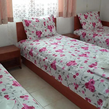Kyshta Za Gosti Pri Krystyo I Vanya Pensión Ravda